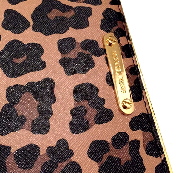 NWT Michael Kors Saffiano Leopard Wallet - Picture 2 of 7